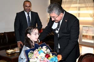 Sözünü Tutan Küçük Başkan, Osmaniye Valisi’ni Makamında Ziyaret Etti