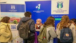 SUBÜ iki şehirde üniversite adaylarıyla buluştu