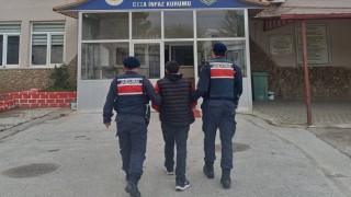 Taklit anahtarla hırsızlık suçundan aranan şahıs jandarmadan kaçamadı