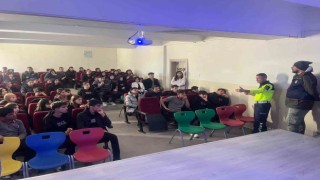 Tercanda jandarma ekipleri öğrencileri bilgilendirdi