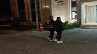 Ters yönden giderek ambulansa yol vermeyen sürücü yakalandı