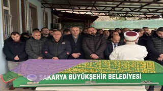Tırın altında kalan kadın, son yolculuğuna uğurlandı