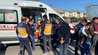 Tırla çarpışan Fiat Tofaş otomobil parçalandı: 4ü çocuk 6 yaralı