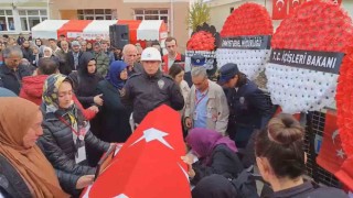 Trafik kazasında şehit olan polis memuru son yolculuğuna uğurlandı