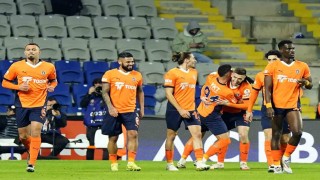 Trendyol Süper Lig: Başakşehir: 4 - Göztepe: 0 (İlk yarı)