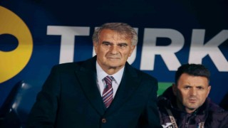 Trendyol Süper Lig: Çaykur Rizespor: 1 - Trabzonspor: 1 (İlk yarı)