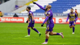 Trendyol Süper Lig: Eyüpspor: 1 - Çaykur Rizespor: 0 (İlk yarı)