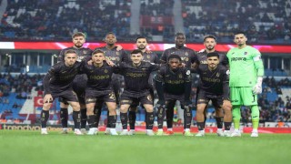 Trendyol Süper Lig: Trabzonspor: 1 - Adana Demirspor: 0 (İlk yarı)