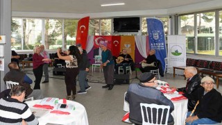 Türk Sanat Müziği Korosu, huzurevi sakinleri için söyledi