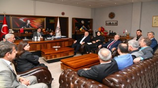 Türkiye Beyazay Derneği’nden Rektör Uzun’a Ziyaret