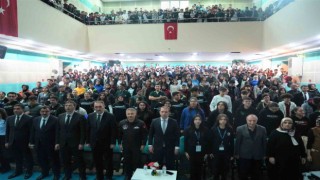 Türkiyenin ilk astronotu Alper Gezeravcı Muşta öğrencilerle buluştu