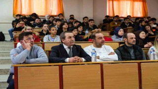 Üniversite öğrencilerine siber bilgilendirme