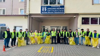 Üniversiteli öğrencilerden çevre temizliği