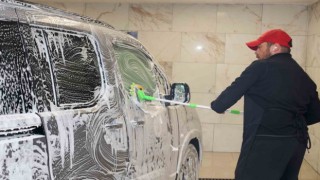 Uşakta belediyeye ait otoparkta oto yıkama hizmeti açıldı