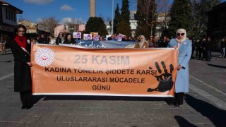 Uşakta kadına yönelik şiddete karşı farkındalık etkinliği düzenlendi