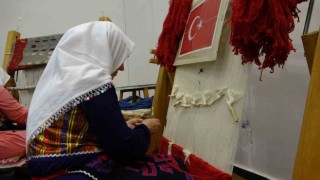 Uşakta Türk Düğümlü Halılar Atlası projesi semineri gerçekleşti