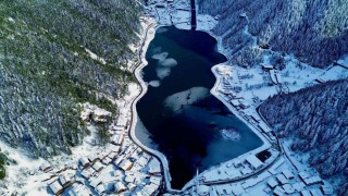 Uzungölde kartpostallık kış manzarası