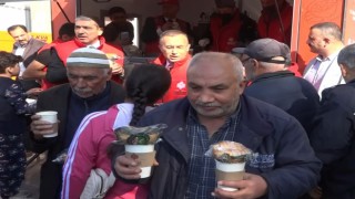 Vakıflardan tarihi Alaüddevle Cami cemaatine çorba ikramı
