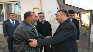 Vali Aksoy şehit ailesini ziyaret etti