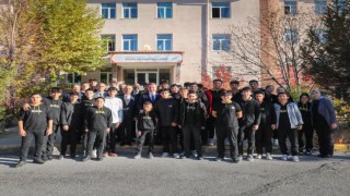 Vali Aydoğdu, öğrencilerle bir araya geldi