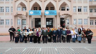 Vali Aydoğdu Öğretmenler Gününü kutladı