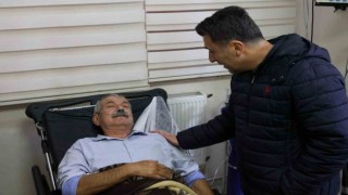 Vali Aygöl, dün çıkan büyük yangında dumandan etkilenen şahsı hastanede ziyaret etti