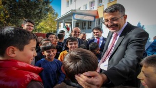 Vali Çelik: “Okuma alışkanlığı bir yaşam şeklidir”