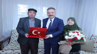 Vali Hüseyin Aksoy, Seyitgazideki şehit ailesini ziyaret etti