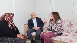 Vali Varol ve eşi depremzedelerle bir araya geldi
