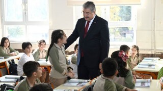 Vali Yılmaz, Salih Bahçeli İlkokulu’nu Ziyaret Etti