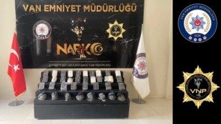 Vanda bir otomobilde 26 kilo 800 gram uyuşturucu ele geçirildi