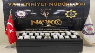 Vanda metruk binada 12 kilo 900 gram esrar ele geçirildi