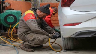 Vandaki oto lastikçilerde hareketlilik başladı