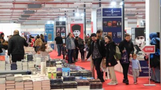 Vatandaşlardan Aydın Büyükşehirin Kitap Fuarına yoğun ilgi