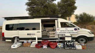 VIP aracı güzellik merkezine dönüştürüp botoks yaptığı iddiasıyla gözaltına alındı