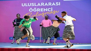 Yabancı öğrenciler kültürlerini tanıttı