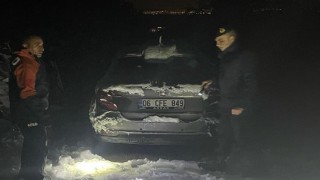 Yalovada karda mahsur kalan 4 kişi kurtarıldı