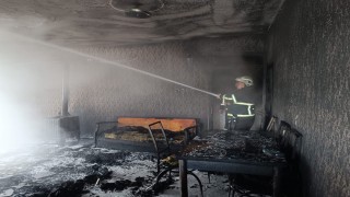 Yanan evde dumandan etkilenen 3 vatandaş tedavi altına alındı