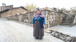 Yangında evini kaybeden yaşlı kadın yeniden sıcak yuvasına kavuşacak