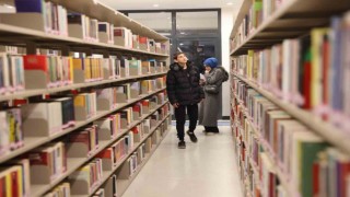 Yeni nesil Şehir Kütüphanesi, okurların ve ders çalışanların buluşma noktası olmaya devam ediyor
