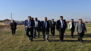 Yeşilyurtta tohumlar toprakla buluştu