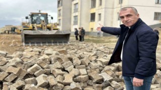 Yüksekovadaki TOKİ yolu onarılmaya başlandı