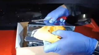 Zehir tacirleri uyuşturucu maddeyi uydu alıcısına gizledi