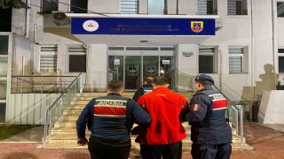 22 yıl kesinleşmiş hapis cezasıyla aranan zanlı jandarmadan kaçamadı