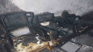 3 katlı binanın ikinci katı alev alev yandı, mahsur kalan bir kişi dumandan etkilendi