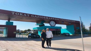 42 yıl sonra aynı üniversitede aynı sırayı paylaştılar