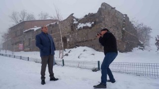 44 yıl önce Erzurumda fotoğrafladığı çocuğa ulaştı