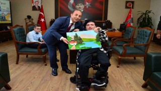 5 aylıkken babası şehit olan bedensel engelli Savaş tüm zorluklara rağmen devletin desteğiyle üniversiteyi kazandı