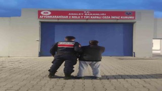 7 yıl 2 ay 4 gün hapis cezasıyla aranan şahıs yakalandı