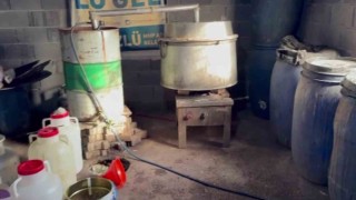Adanada ev baskında bin 50 litre kaçak alkol ele geçirildi